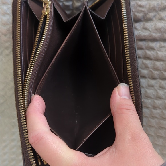 ⚡ FLASH SALE - Louis Vuitton Damier Ebene Zippy Wallet - Picture 16 of 17